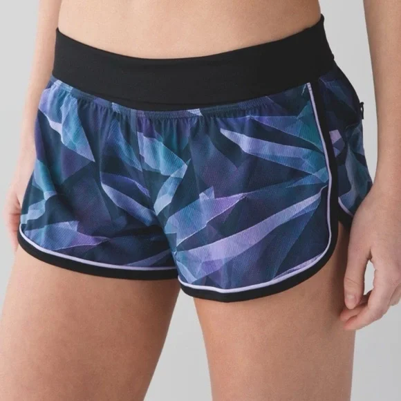 Lululemon Drop It Low Athletic Short in Pretty Prism Multi Black Lilac Size 10 - Picture 3 of 11